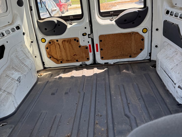 2012-utility-van-image-23