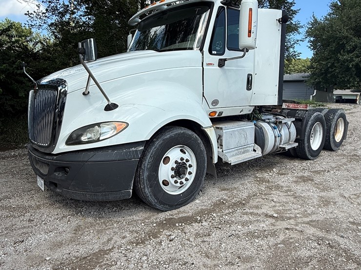 2015-international-prostar-image-1