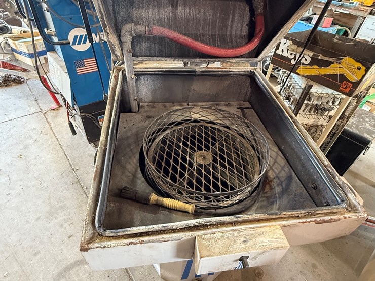 #112-•-hotsy-stationary-parts-washer-image-2