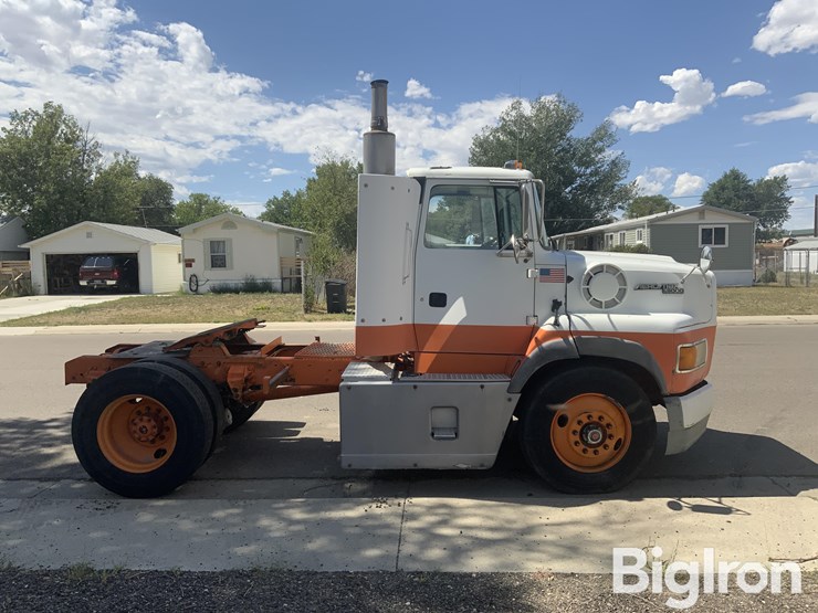 1995-ford-tractor-image-4