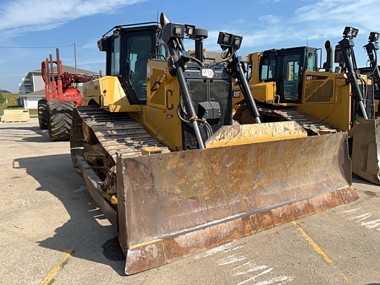 2020-caterpillar-d6-lgp-image-1