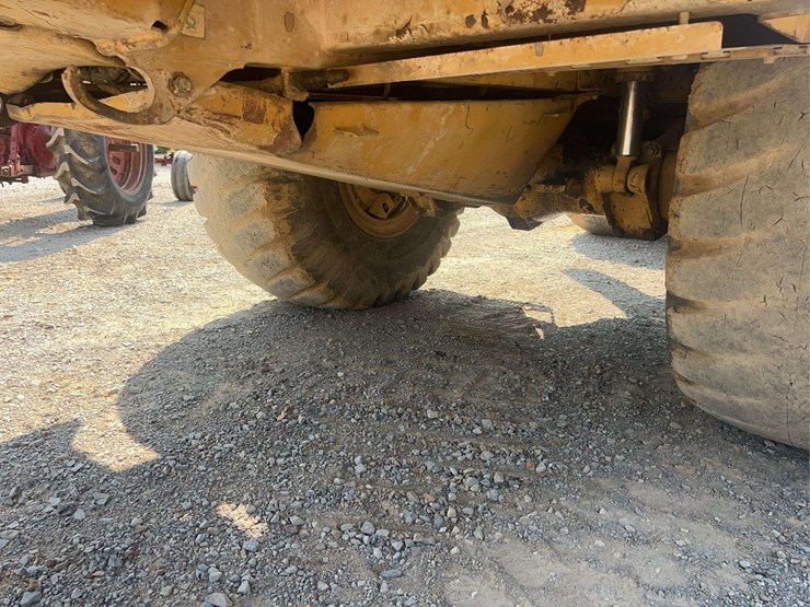cat-d400e-t/a-dump-truck-image-9
