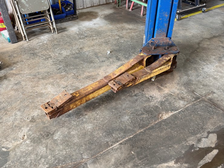 #107-•-rotary-spoa9-200-2-post-auto-lift-image-5