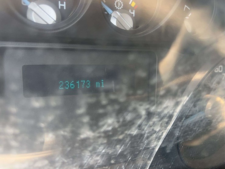 2012-ford-f250-xl-image-37