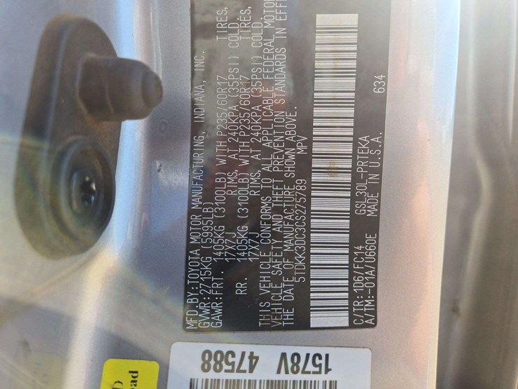2012-toyota-sienna-le-image-18