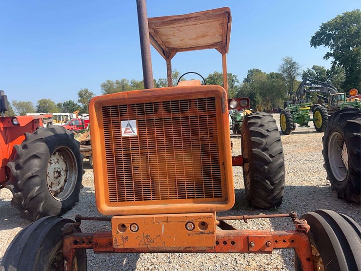 allis-chalmers-xt-series-3-tractor-image-8