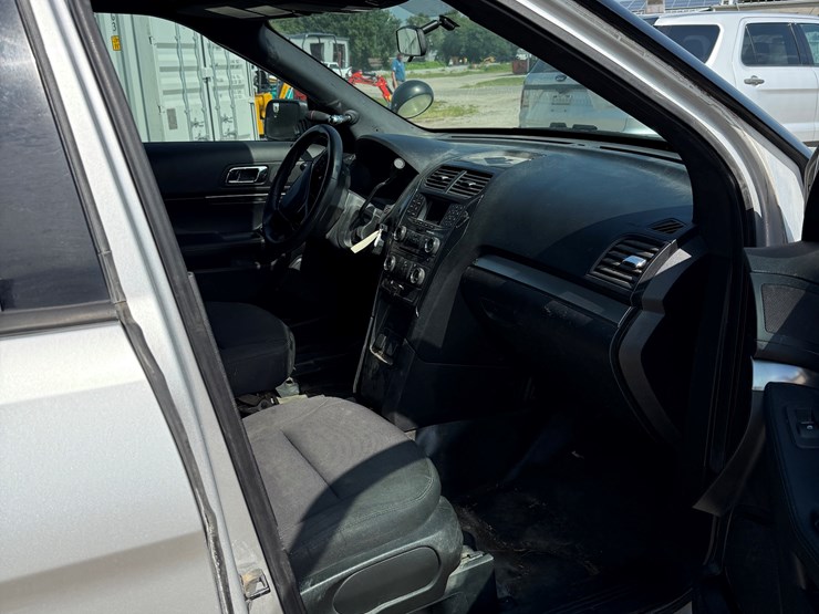 2017-ford-explorer-police-interceptor-image-11