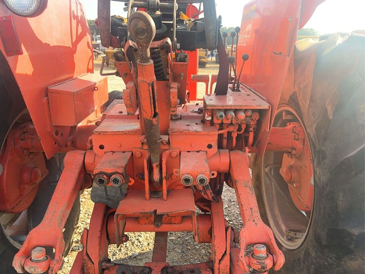 allis-chalmers-185-tractor-image-14