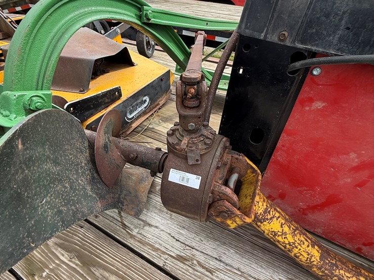 #38-•-3-point-pto-drive-post-hole-digger-image-2