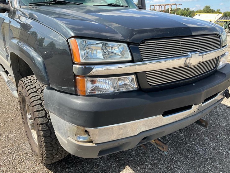 2003-chevrolet-silverado-image-10