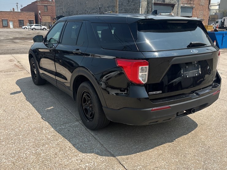 2020-ford-explorer-police-interceptor-image-2