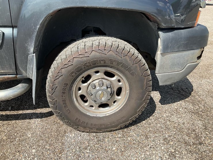 2003-chevrolet-silverado-image-46