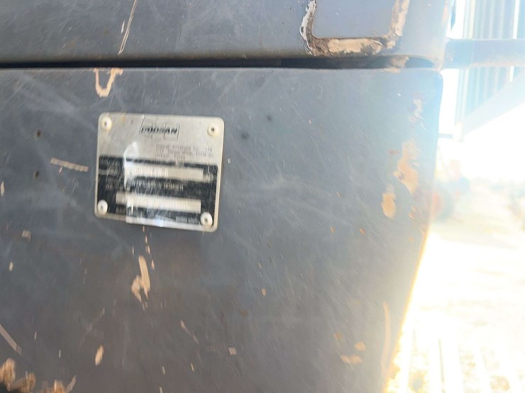 doosan-dx23slcr-5-excavator-image-21
