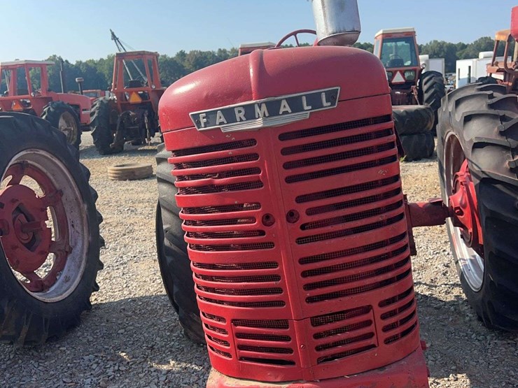 farmall-m-tricycle-tractor-image-7