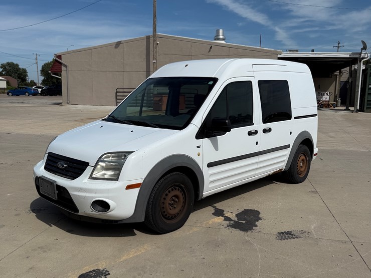 2012-utility-van-image-31