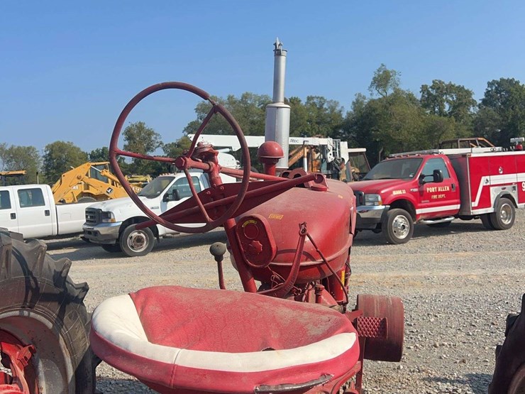 farmall-m-tricycle-tractor-image-14
