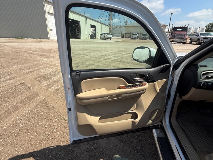 2008-chevrolet-k1500-image-16
