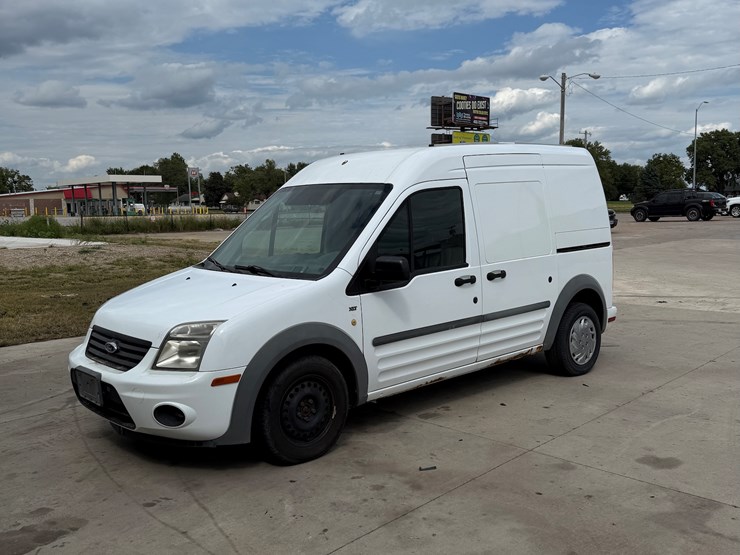 2012-utility-van-image-2