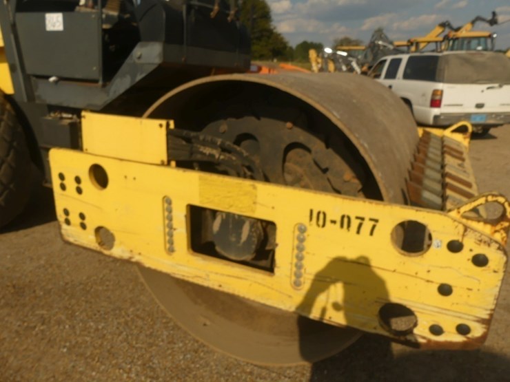 2011-bomag-bw211d-40-image-17