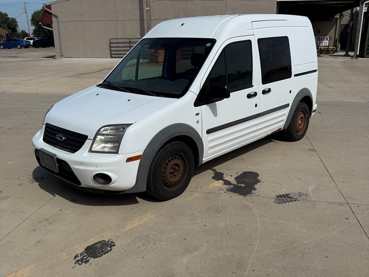 2012-utility-van-image-3