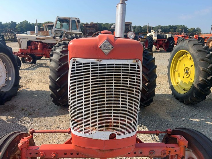 allis-chalmers-d17-tractor-image-8