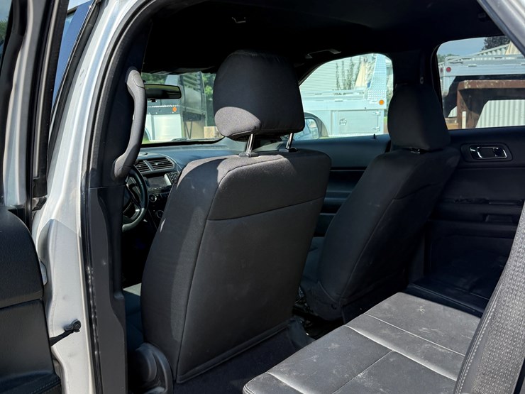 2017-ford-explorer-police-interceptor-image-32
