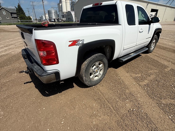 2008-chevrolet-k1500-image-11
