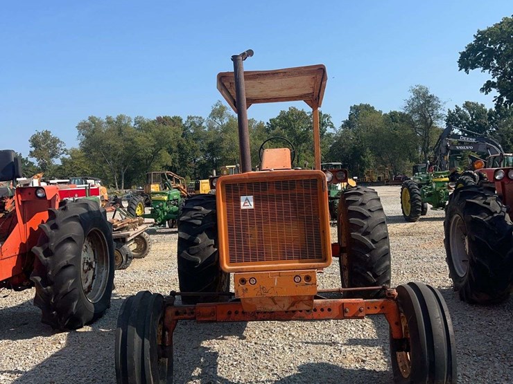 allis-chalmers-xt-series-3-tractor-image-6