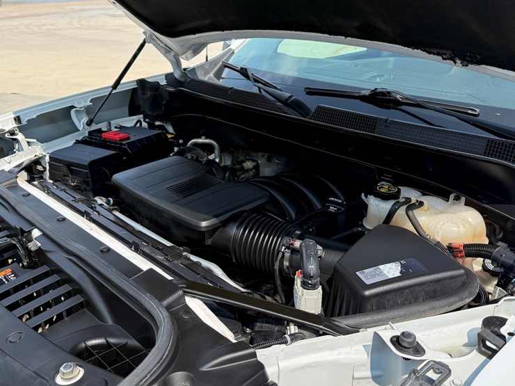 2019-chevrolet-silverado-image-64