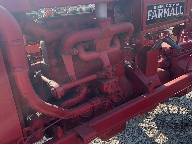 farmall-f-20-tricycle-tractor-image-10