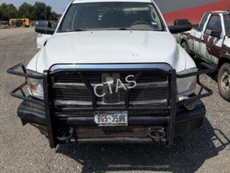 2011-dodge-ram-3500-image-2