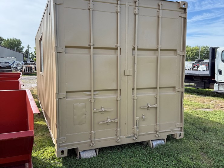 #31-•-20-ft.-steel-shipping-container-with-roll-off-hook-image-2