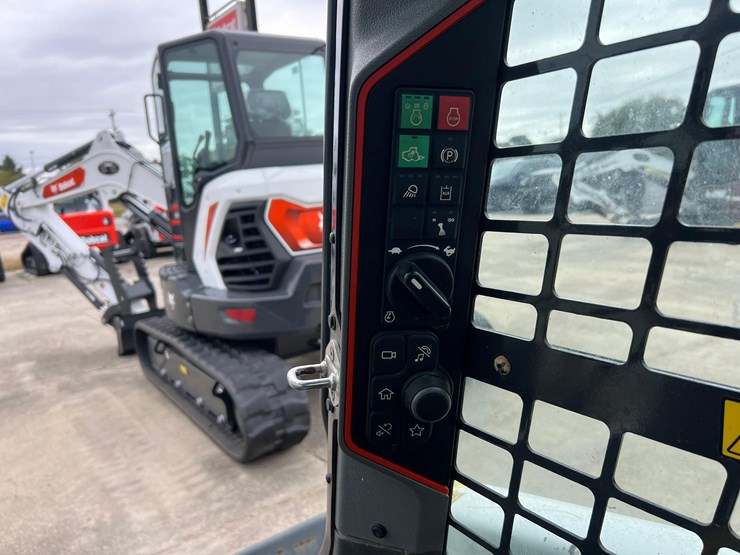 2023-bobcat-t62-image-16