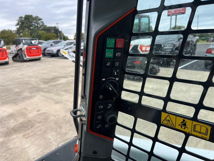 2022-bobcat-s64-image-25