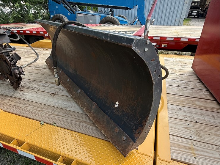 #10-•-ingersoll-rand-bobcat-84-7-ft.-hydraulic-angle-snowblade-attachment-image-1