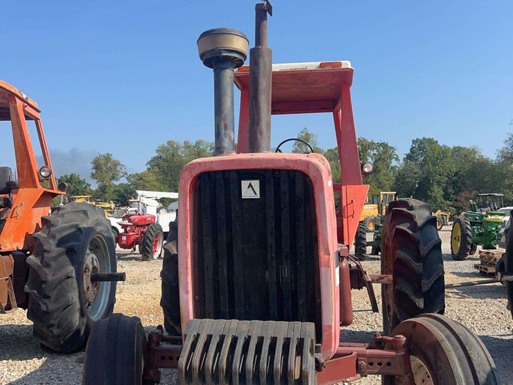 allis-chalmers-7040-tractor-image-6