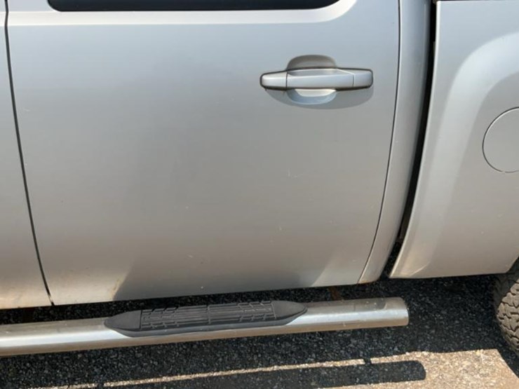 2011-chevrolet-silverado-image-21