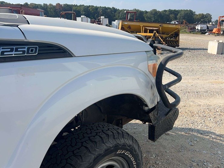 2012-ford-f250-xl-image-24