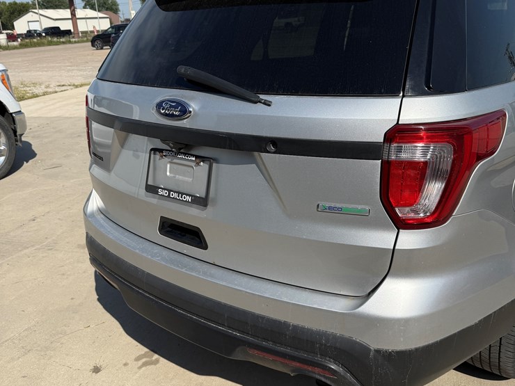 2016-ford-explorer-police-interceptor-image-57