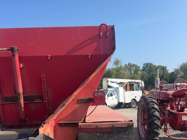 gmc-6500-s/a-day-cab-spreader-truck-image-21