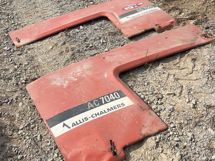 (2)-allis-chalmers-7040-side-panels-image-4