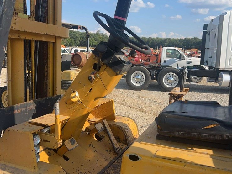 cat-v80d-warehouse-forklift-image-11