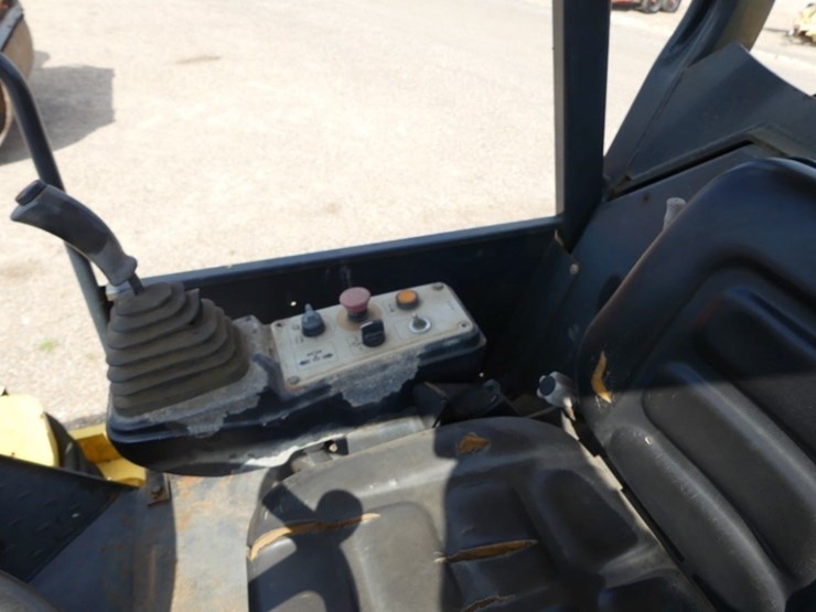 2011-bomag-bw211d-40-image-9