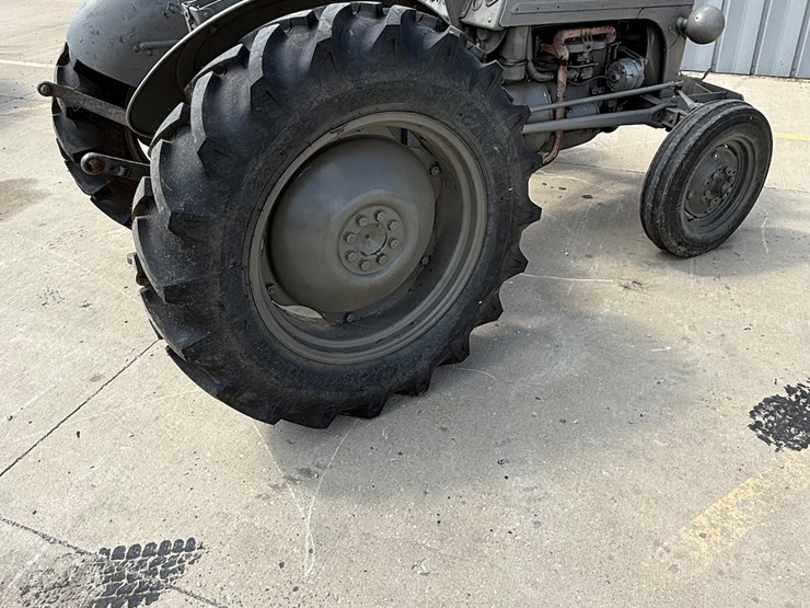 ford-tractor-image-11