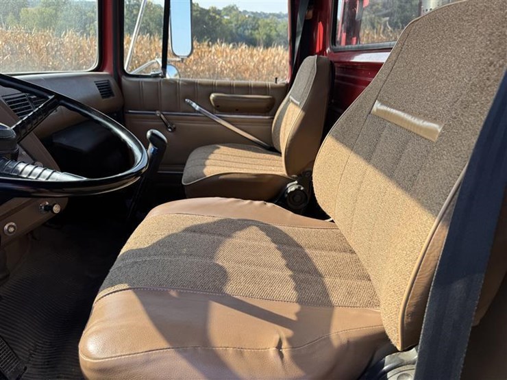 1995-ford-l8000-image-20