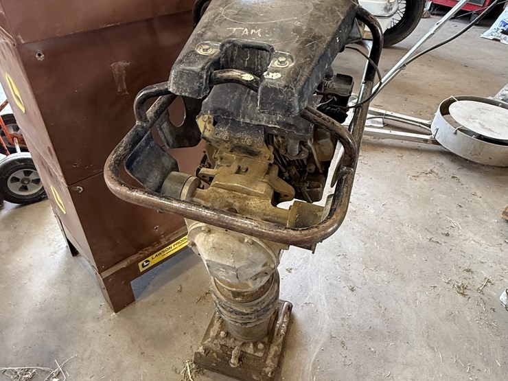 #114-•-ingersoll-rand-bobcat-br72-jumping-jack-dirt-compactor-image-3