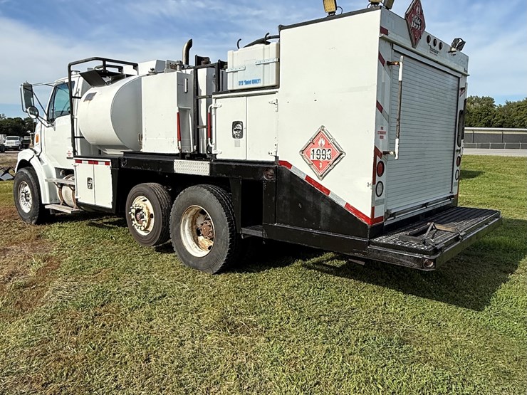 #17-•-2008-sterling-9500-tandem-axle-conventional-fuel-&-lube-truck-image-78