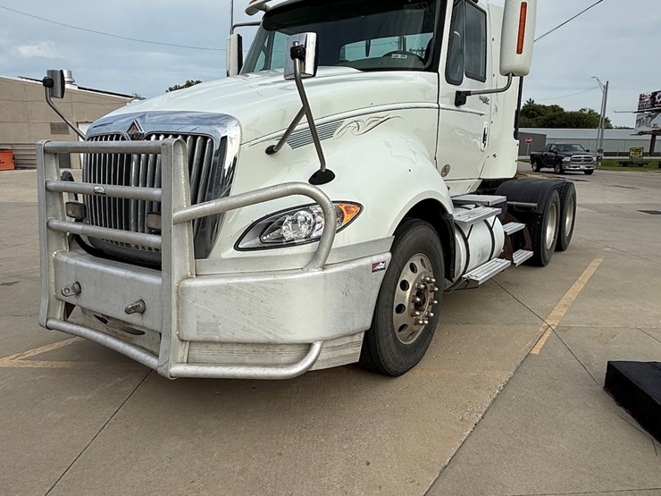 2010-international-prostar-image-13