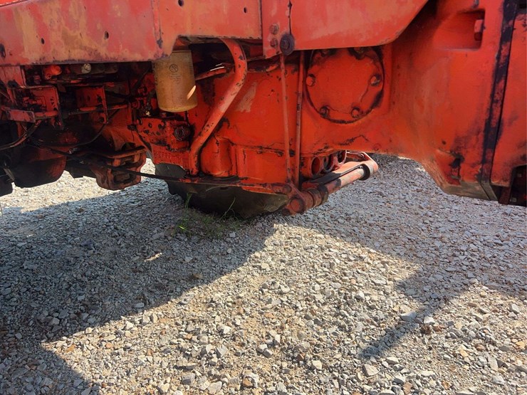 allis-chalmers-xt-series-3-tractor-image-23