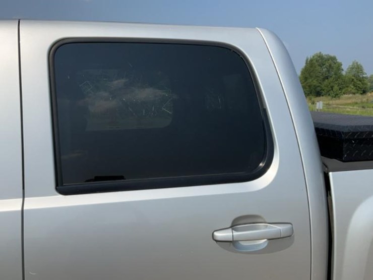 2011-chevrolet-silverado-image-20